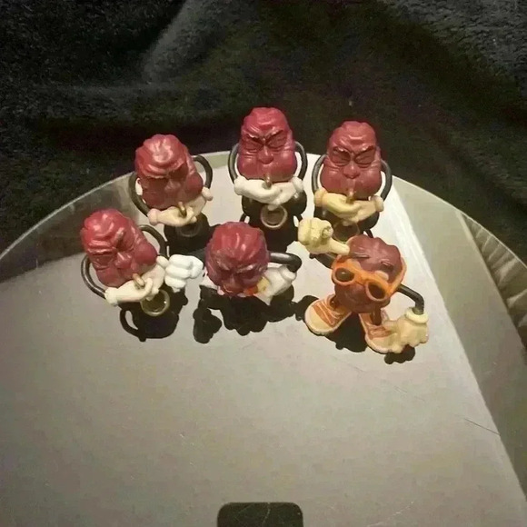 Vintage Set of  6 California Raisins collectibles. - Picture 8 of 9